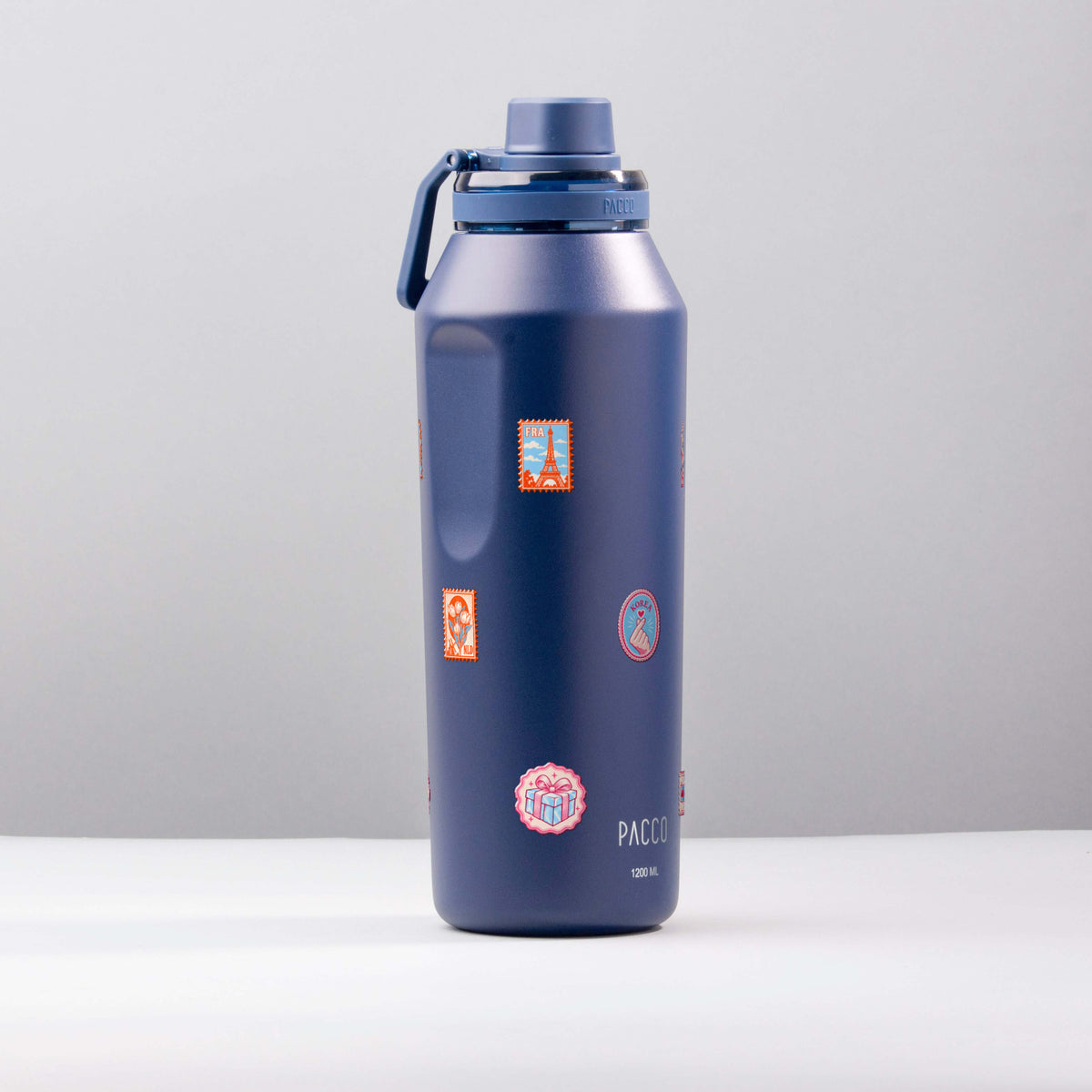 Garrafa Térmica PACCO Vyta 1200ml Selos de Viagem Marinho, foto de estúdio