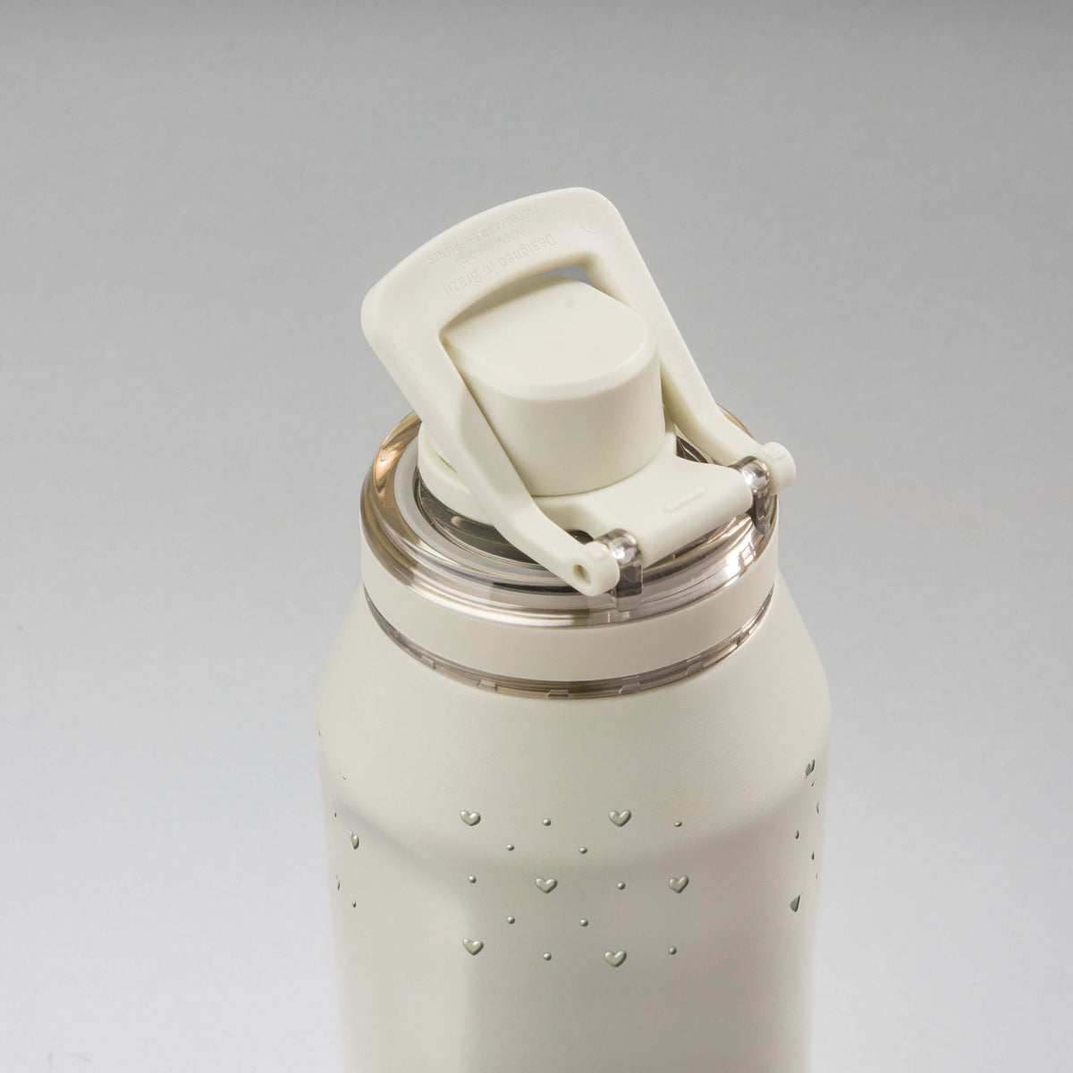 Garrafa Térmica PACCO Vyta 950ml Corações Sálvia Creme, vista de cima com a alça levantada