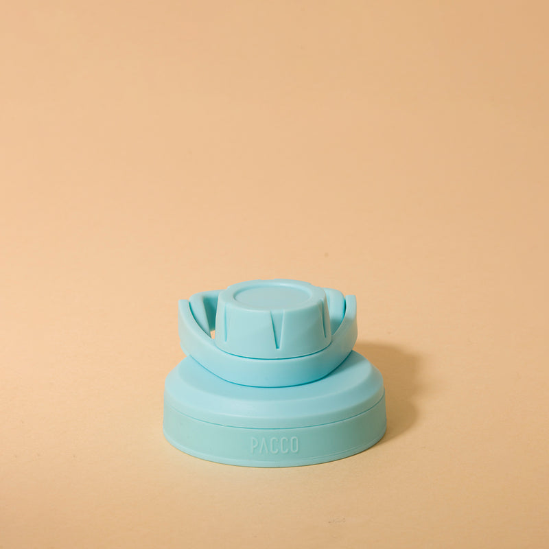 Tampa PACCO Stiff azul para fechamento hermético de garrafa, fabricada em polipropileno com vedação de silicone, design moderno.