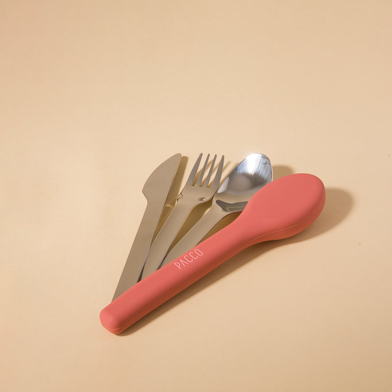 Kit de Talheres Pacco PocketSet em aço inox com estojo de silicone ideal para uso diário e sustentável.