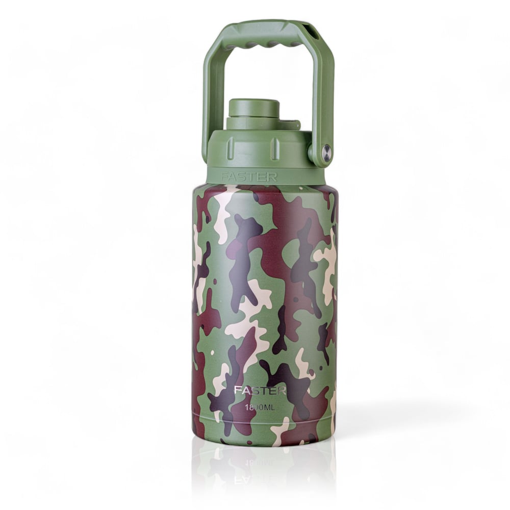 Garrafa Térmica Faster Growler - 1800ml com isolamento térmico superior em padrão camuflado, ideal para bebidas quentes e frias.