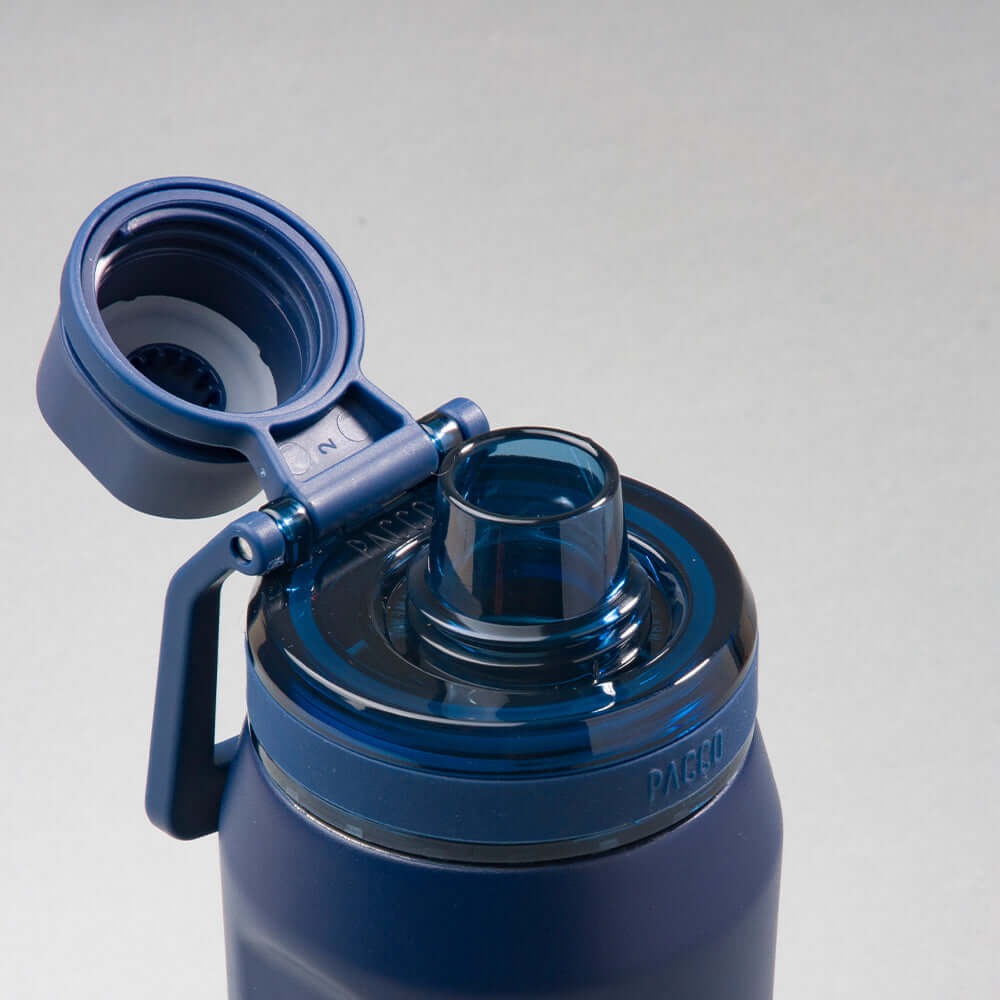Garrafa Térmica PACCO Vyta 650ml com tampa aberta em aço inox 18/10, design elegante, conservação quente e fria.