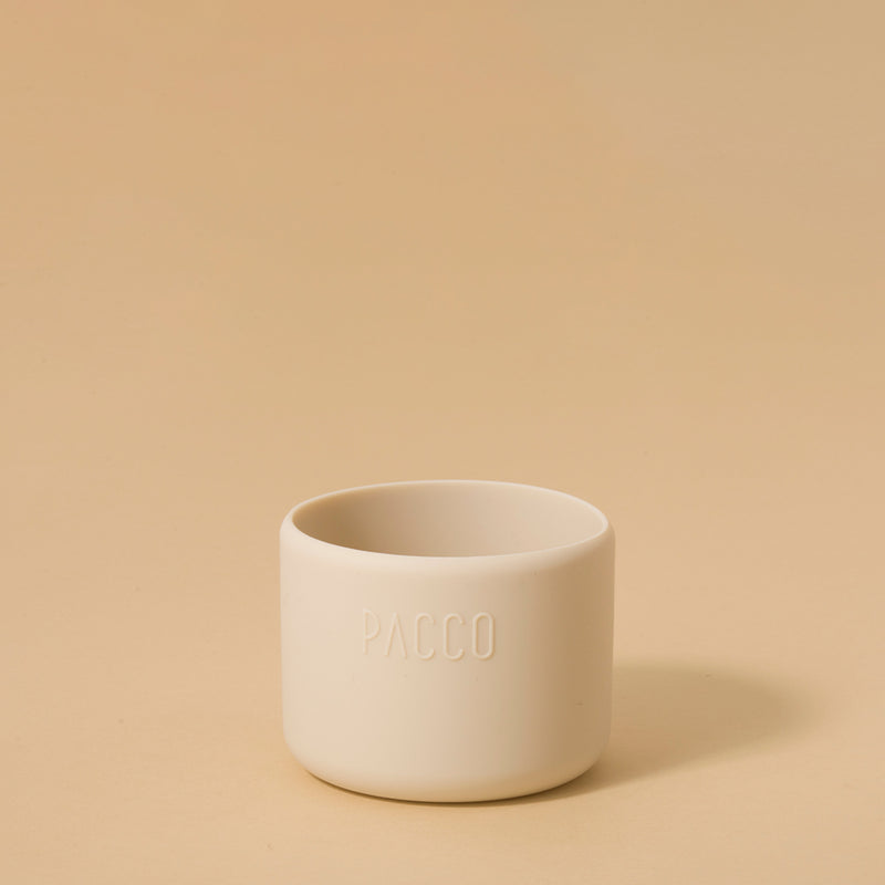 Capa de Silicone PACCO Hydra Base PEQUENO branca, proteção elegante para garrafa Hydra, feita de silicone premium, tamanho pequeno.