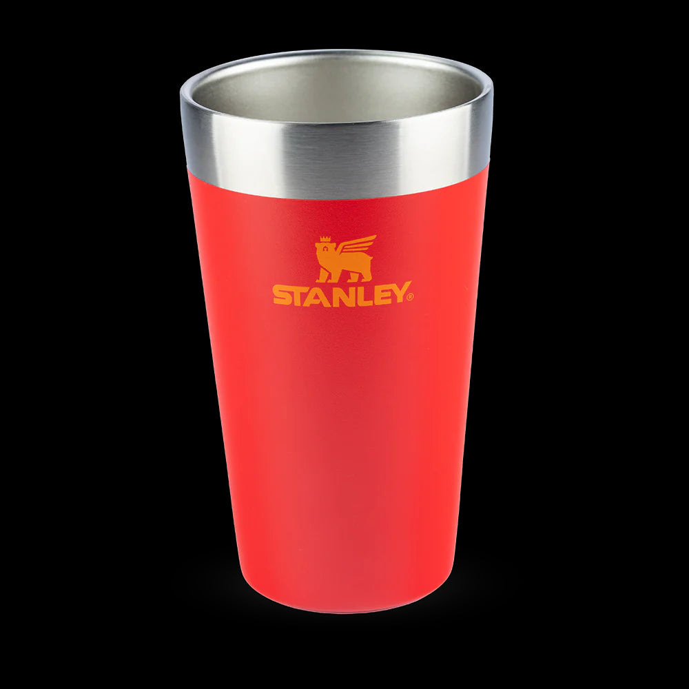 Copo Térmico de Cerveja Stanley - 473ml, vermelho, design sem condensação, isolamento de parede dupla.