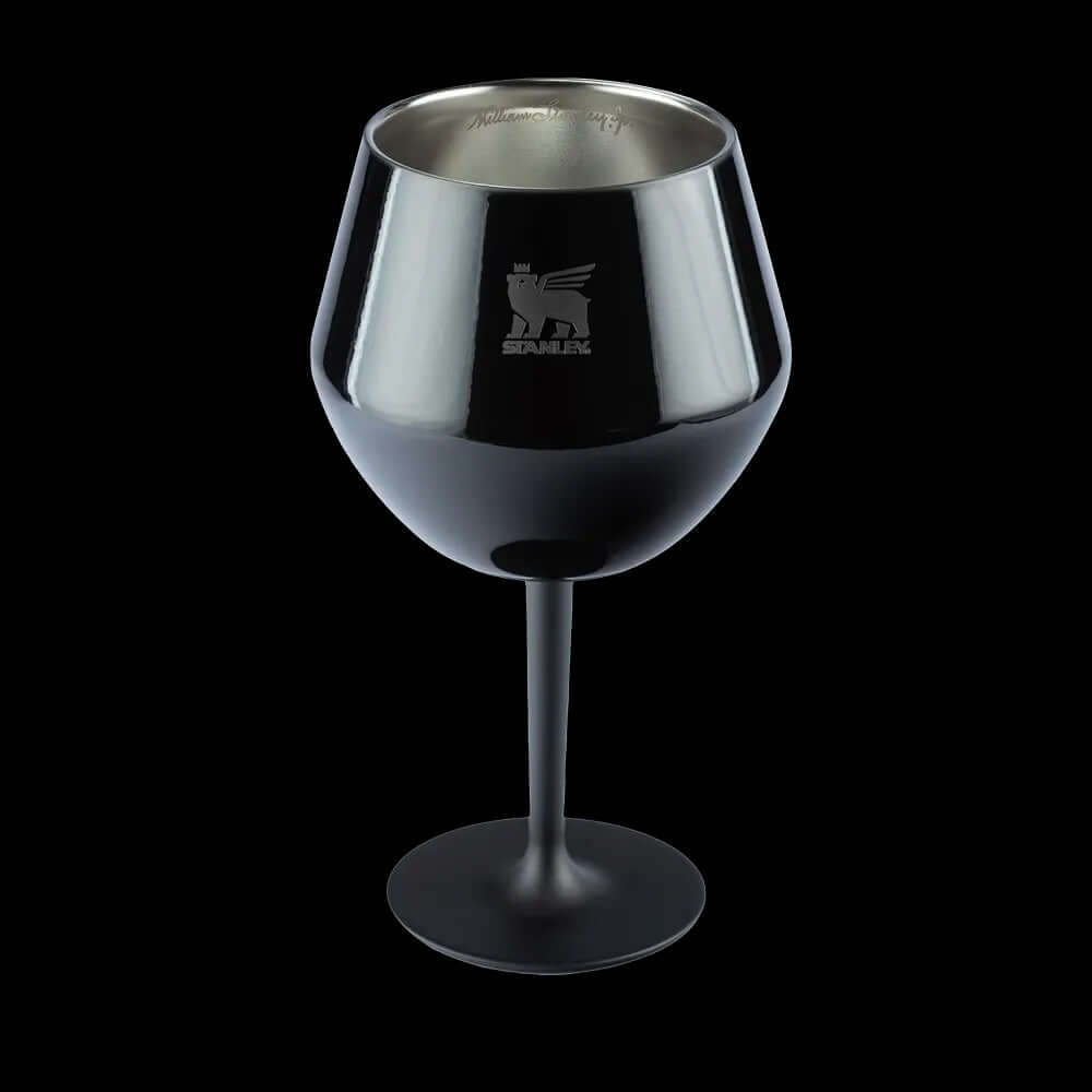 Taça Térmica Cocktail Glass Stanley 414ml com design sofisticado e moderno, ideal para drinques e isolamento térmico por até 10 horas.