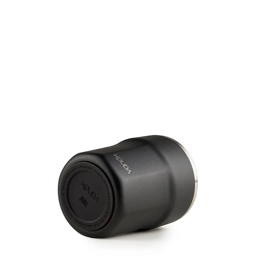 Copo Térmico Kouda Egeu 270ml em preto, ideal para café, com design compacto e eficiente conservação térmica.
