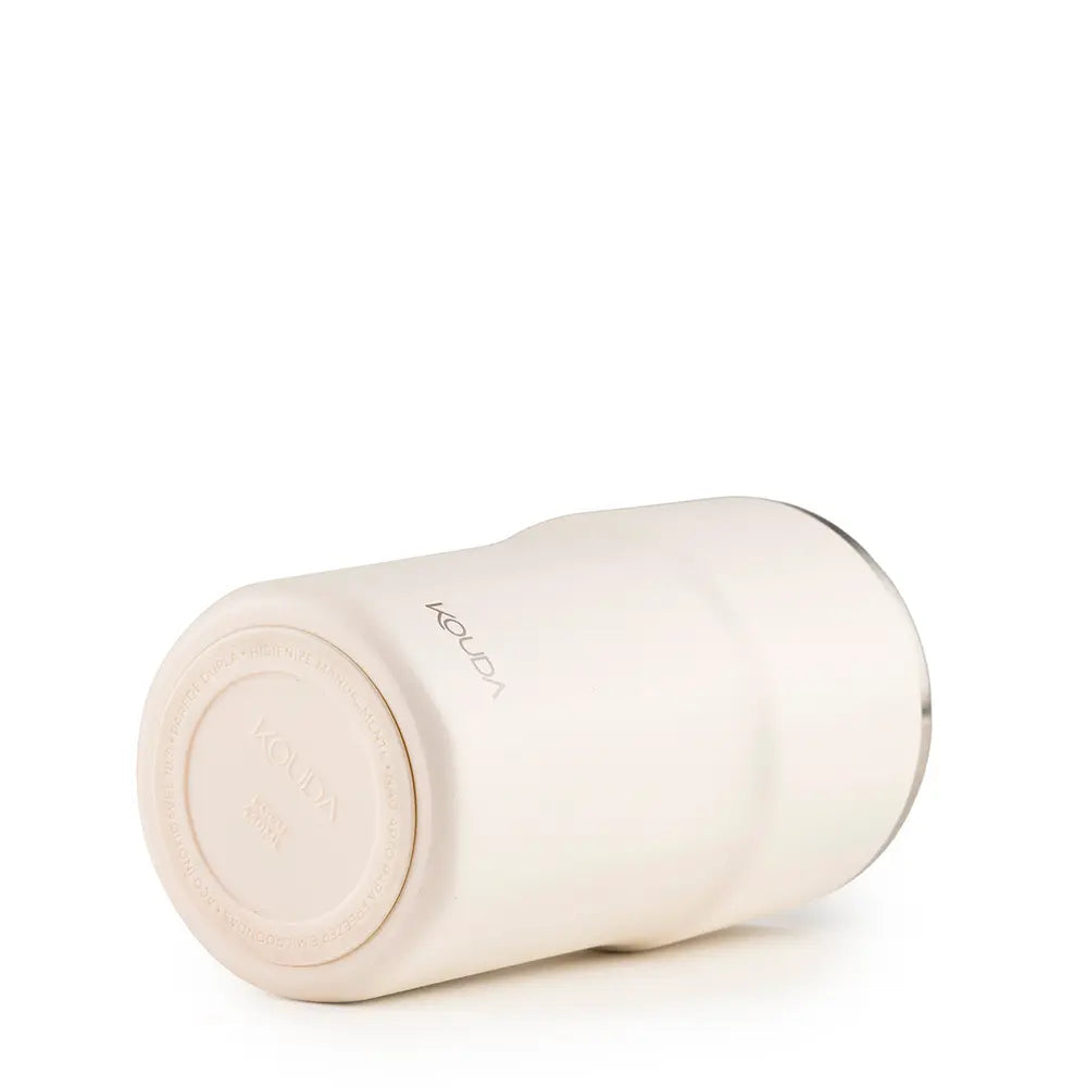 Copo Térmico Kouda Egeu 430ml em design moderno e compacto, ideal para bebidas quentes e frias, com conservação térmica eficiente.