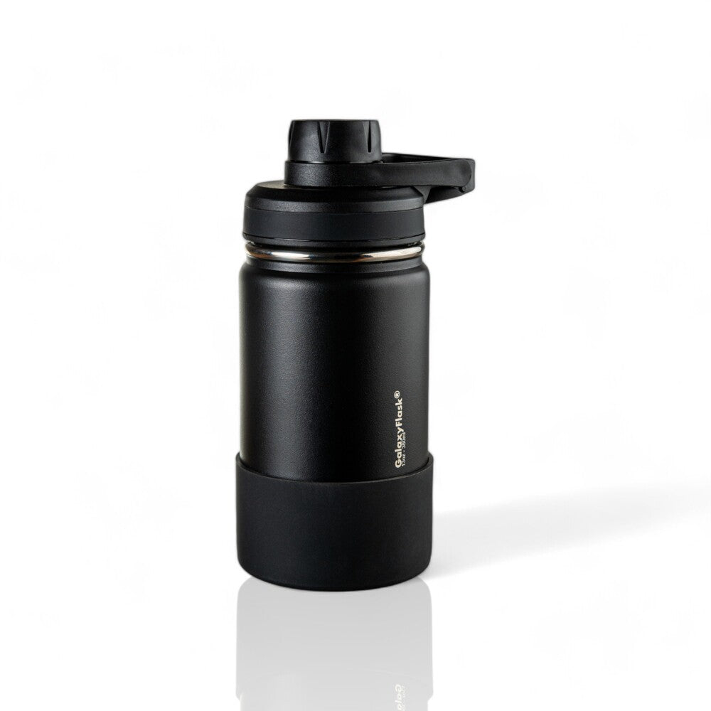 Garrafa Térmica GalaxyFlask® - 380ml preta em aço inoxidável com design robusto e isolamento térmico para bebidas quentes e frias.