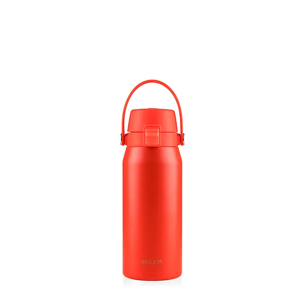 Red Garrafa Térmica Kouda Vega – 500ml, compact thermal bottle for everyday use, lightweight and efficient for thermal conservation.