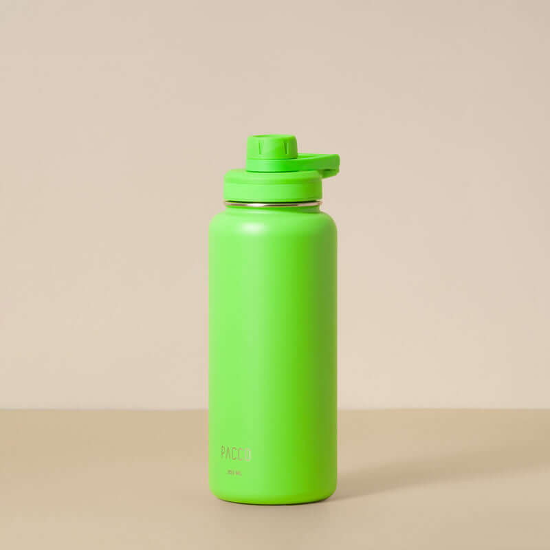 Garrafa Térmica PACCO Hydrav2 950ml em verde vibrante, ideal para manter bebidas frias por 24h e quentes por 12h com design moderno.