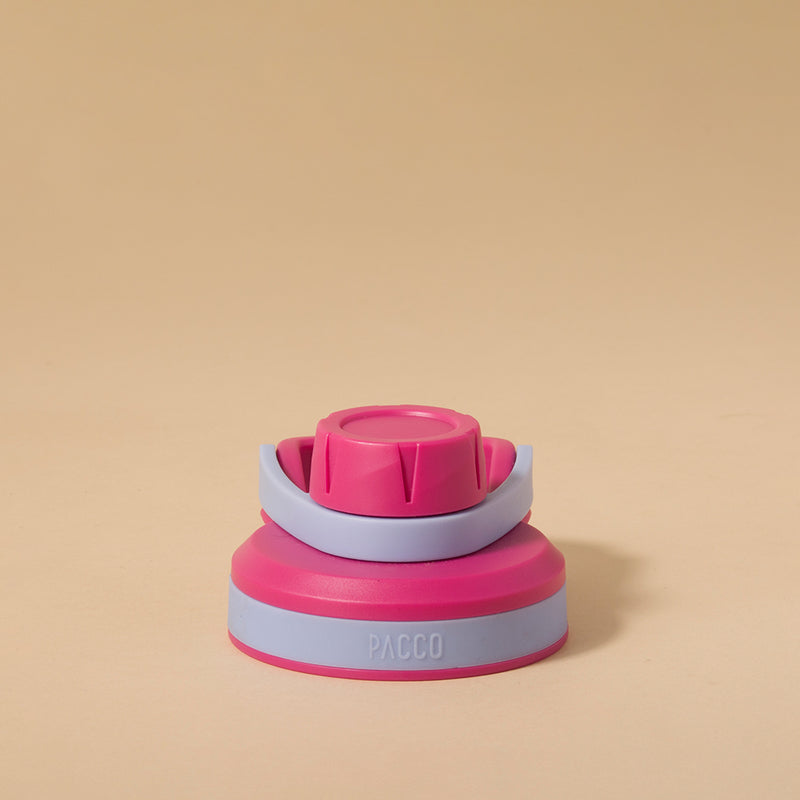 Tampa PACCO Stiff Colors rosa e cinza oferece vedação segura e praticidade para garrafas, feita de polipropileno de alta qualidade.