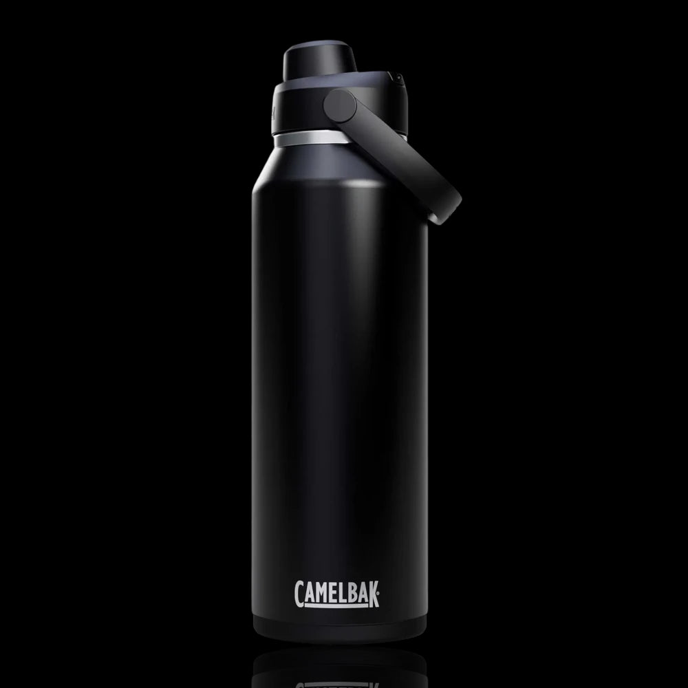 Garrafa Térmica Thrive Camelbak 1,18L, ideal para manter bebidas quentes por 10h e frias por 34h, design premium, preta com isolamento.