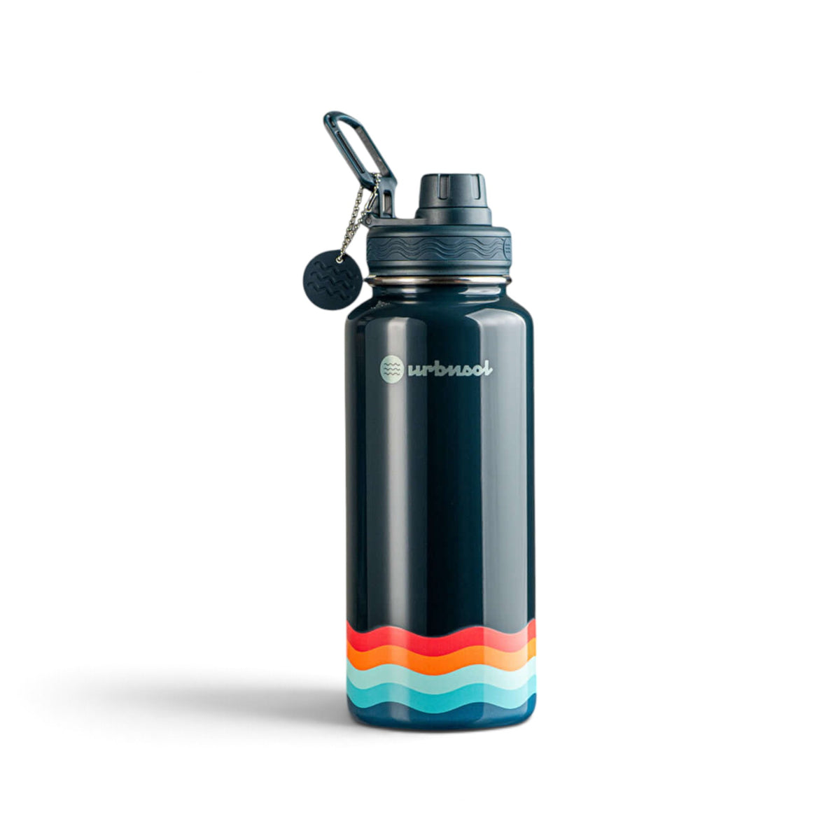 Garrafa Térmica Urbnsol 946 ml Core e Waves Preto, vista frontal com tampa fechada