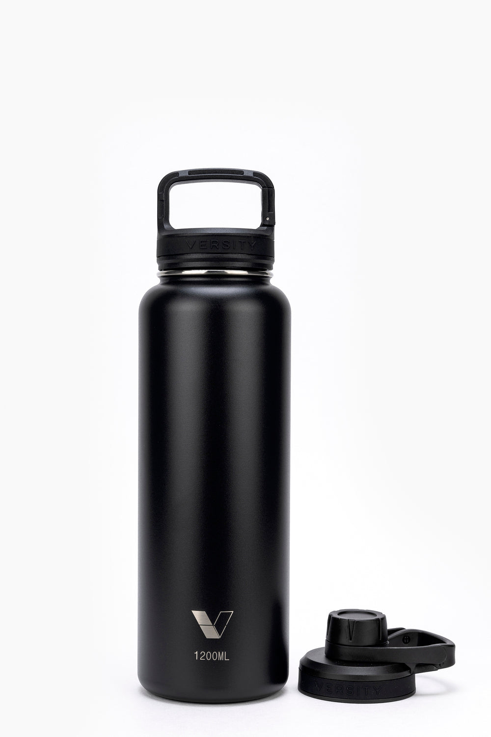 Garrafa Térmica Versity ColdKeeper 1200ml com isolamento a vácuo, mantendo bebidas frias até 24h e quentes até 12h, sem transpiração.