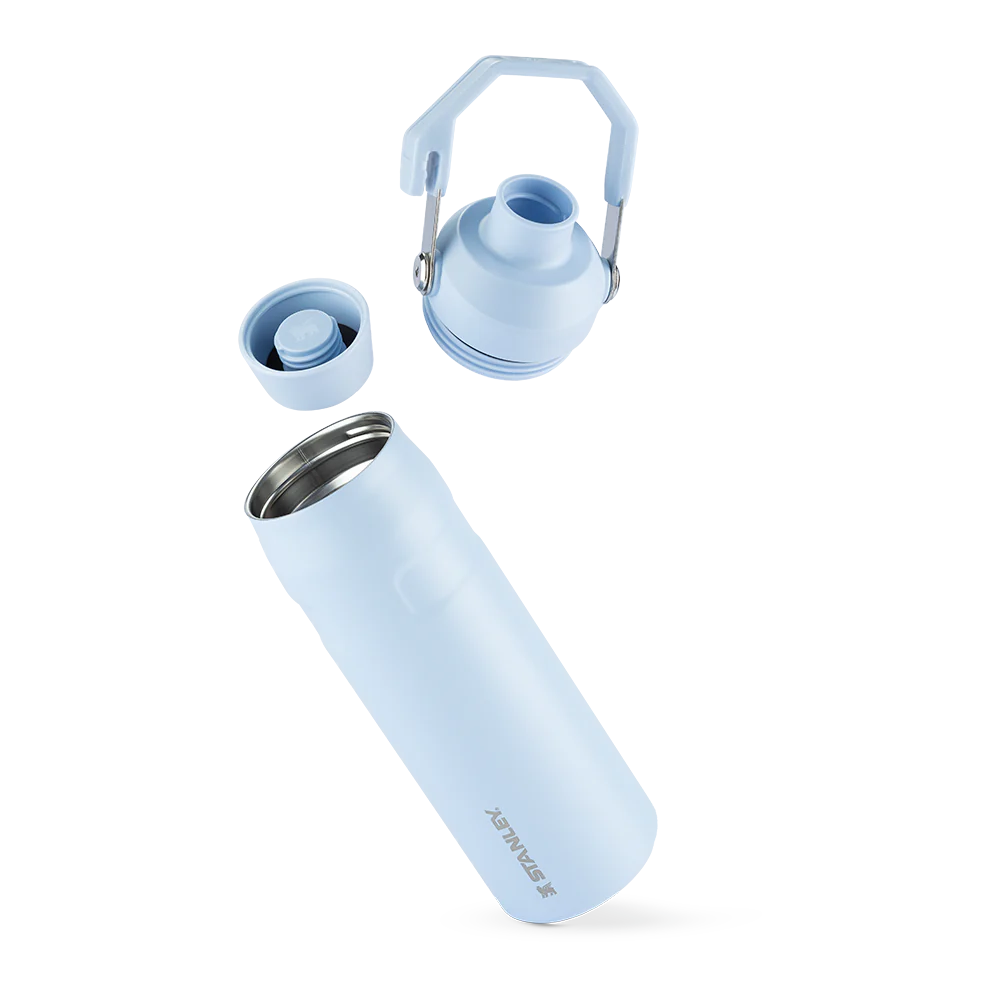 Garrafa Térmica Stanley Aerolight™ Fast Flow - 710ml em aço inoxidável desmontada, mostrando tampa e bocal.