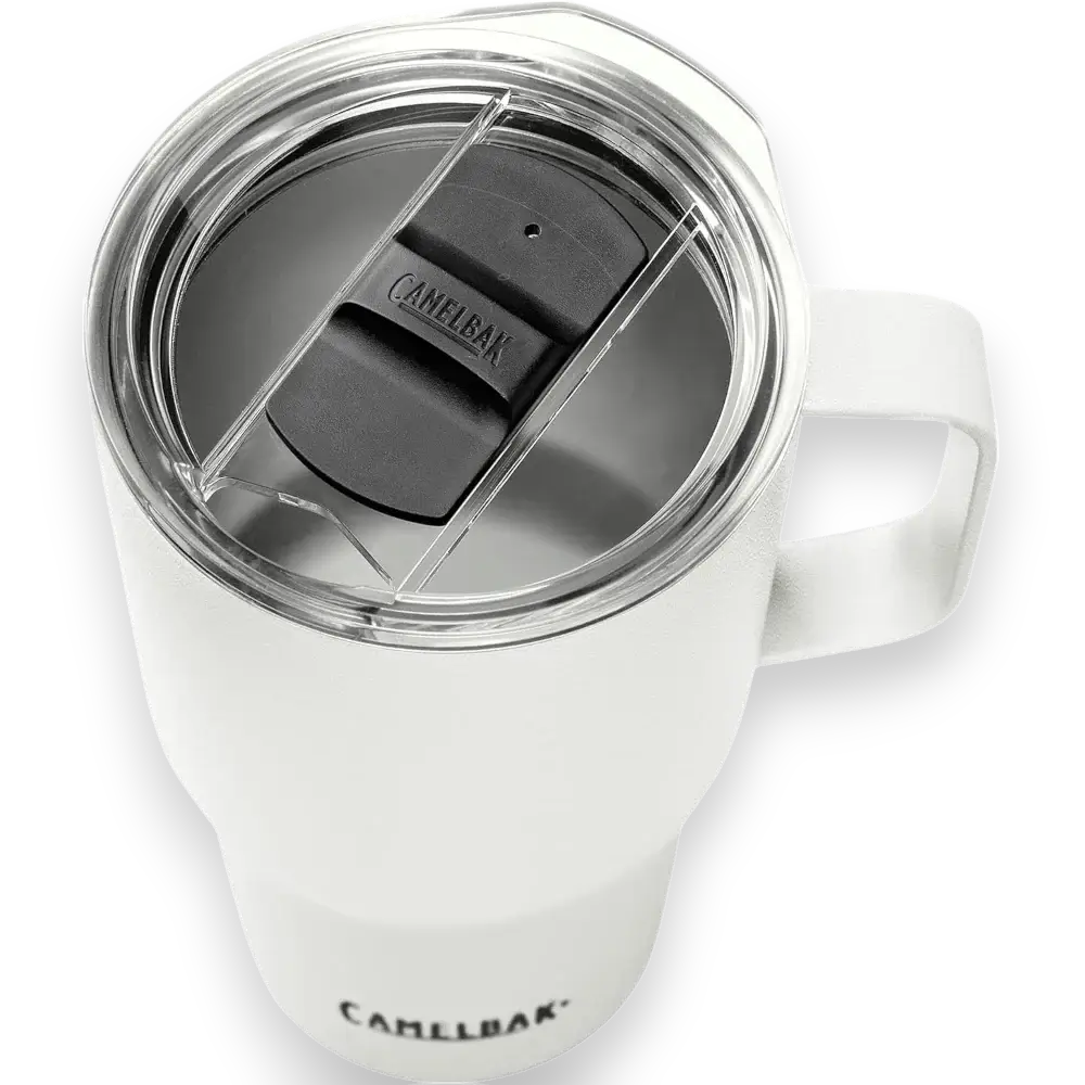 Caneca Alta Horizon Camelbak 700ml branca com tampa e isolamento térmico, perfeita para manter bebidas quentes ou frias por horas.