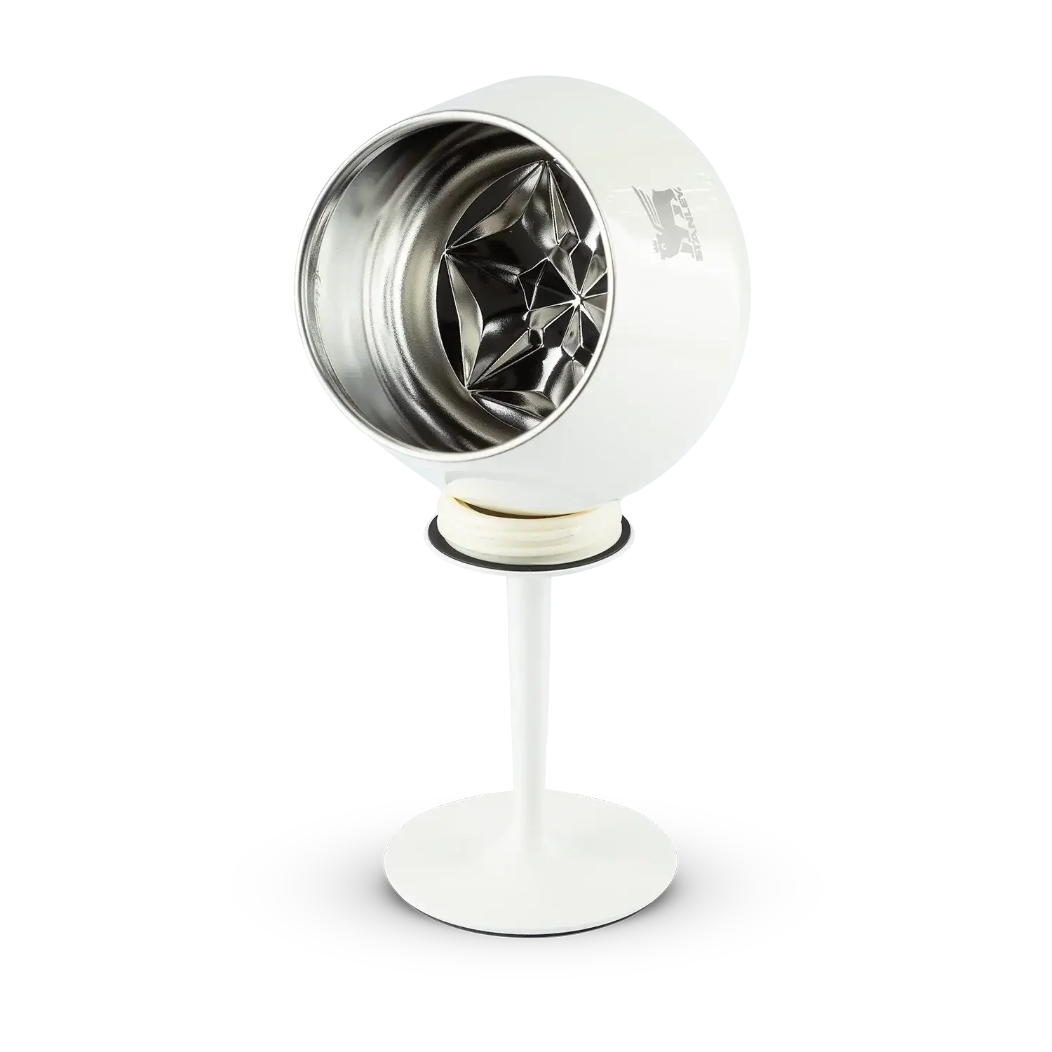 Taça Térmica Cocktail Glass Stanley 414ml com design sofisticado, isolamento a vácuo e base alongada, ideal para drinques elegantes.