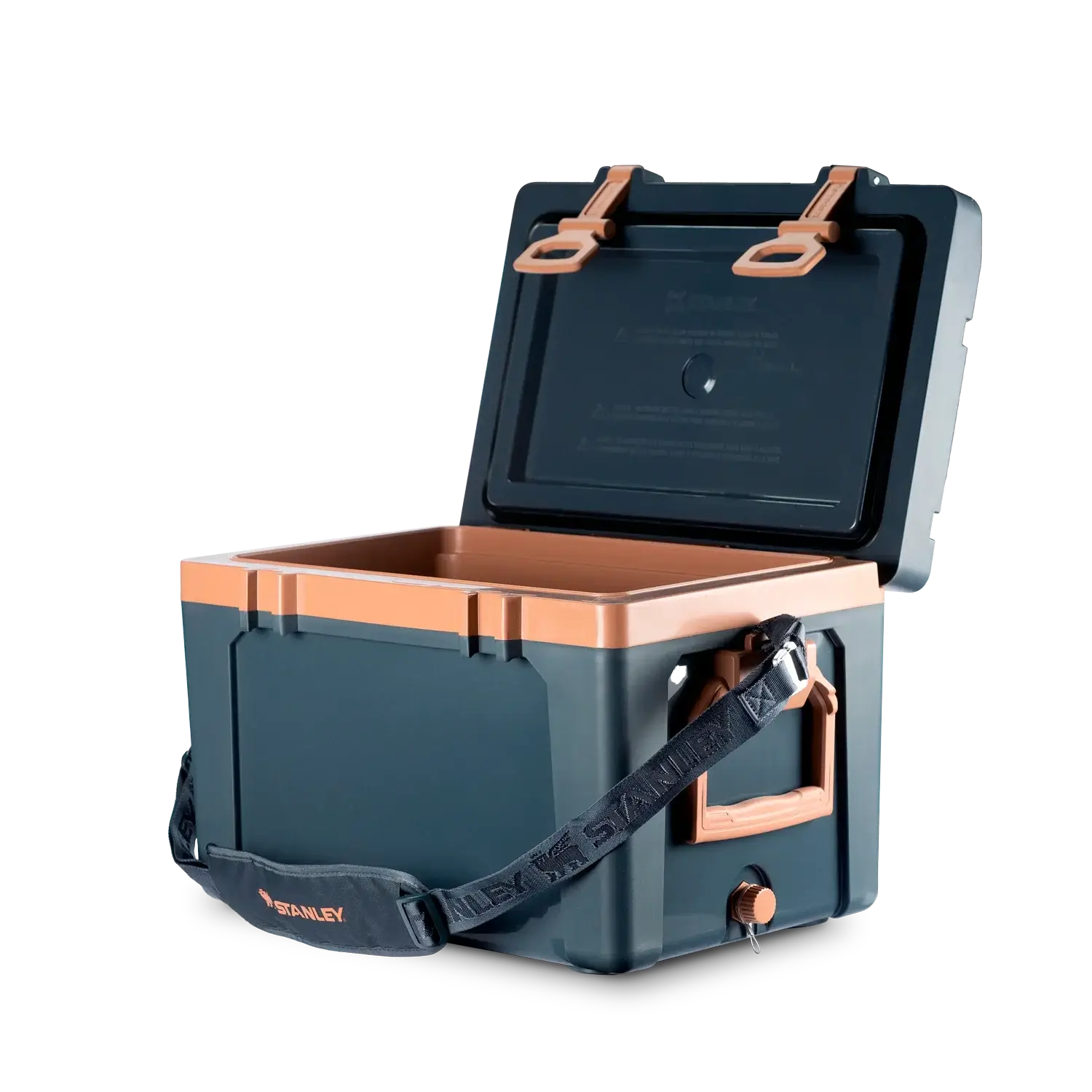 Cooler Térmico Stanley 23.7L azul com tampa aberta e alça acolchoada para transporte, ideal para aventuras ao ar livre.