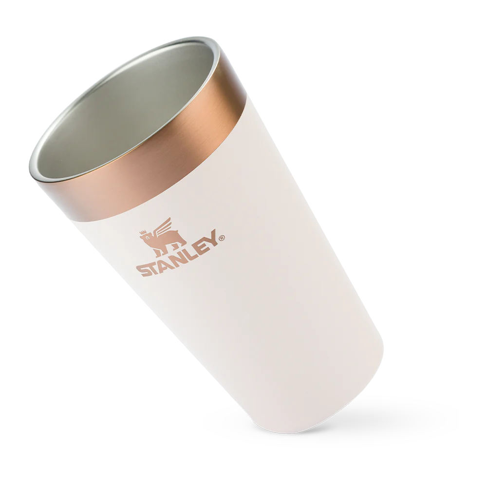 Copo Térmico de Cerveja Stanley - 473ml, isolamento a vácuo, mantém bebida gelada até 4 horas, design sem condensação.