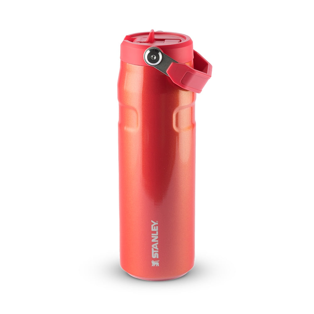 Garrafa Térmica Aerolight Flip Straw Stanley 710 ml Apple Shimmer, vista frontal com tampa fechada, foto 64 de 142