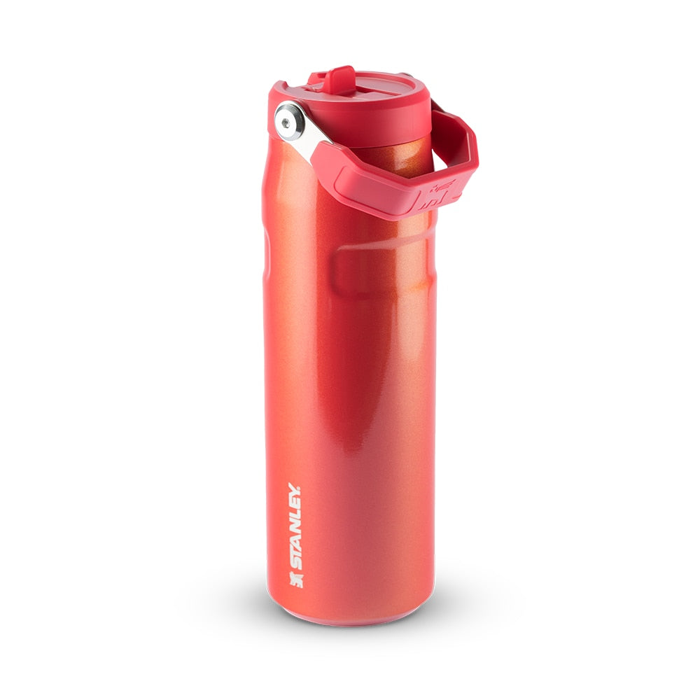 Garrafa Térmica Aerolight Flip Straw Stanley 710 ml Apple Shimmer, vista lateral com tampa fechada