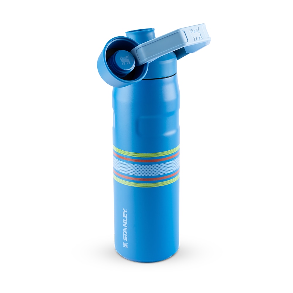 Garrafa Térmica Stanley Aerolight™ Fast Flow 710 ml Varsity Azure Stripes, com a tampa aberta, foto 120 de 141