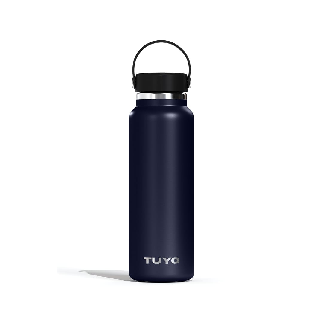 Garrafa Térmica Tuyo 1200 ml Azul Marinho, vista frontal com tampa fechada