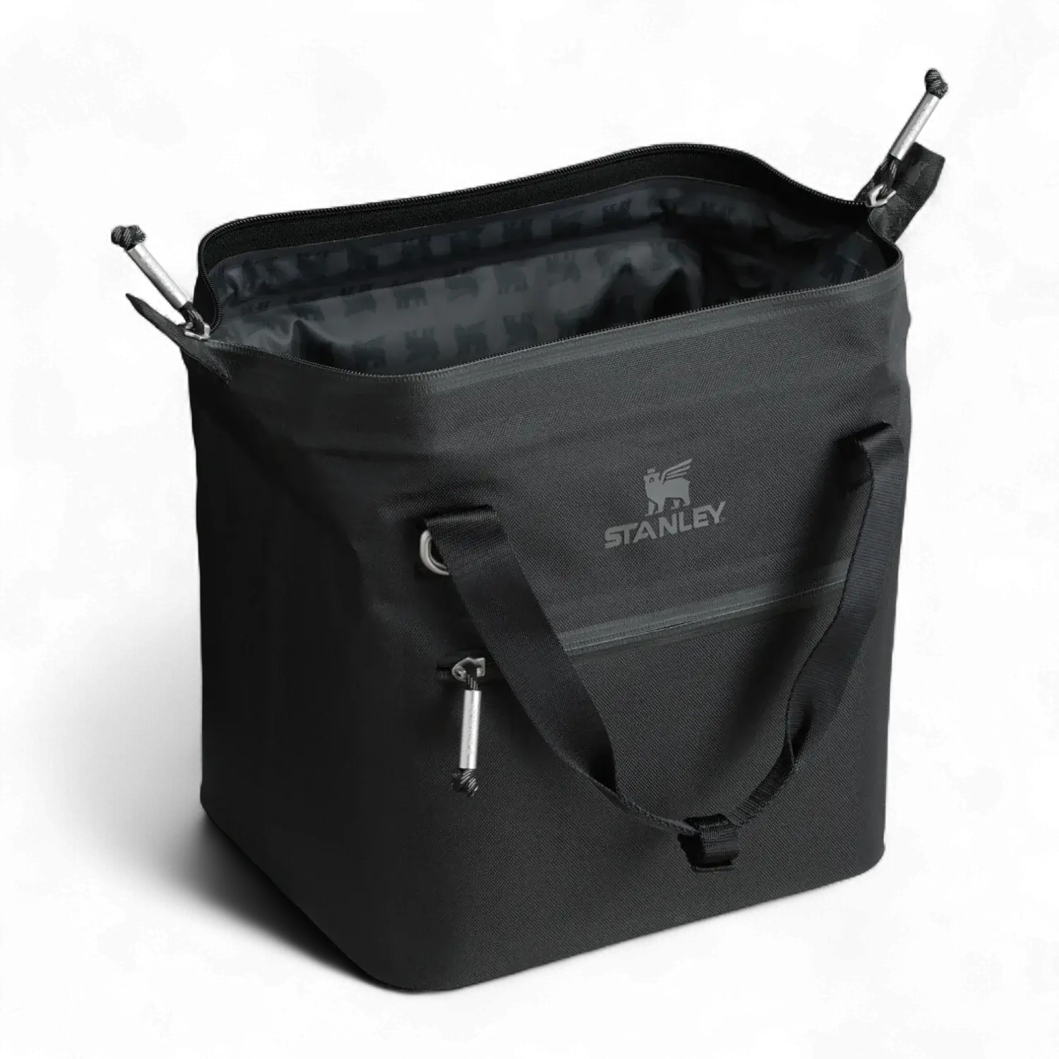 Lancheira Térmica Julienne Stanley | 7L preta, design compacto com alças, promove conservação térmica de até 12 horas com gelo.