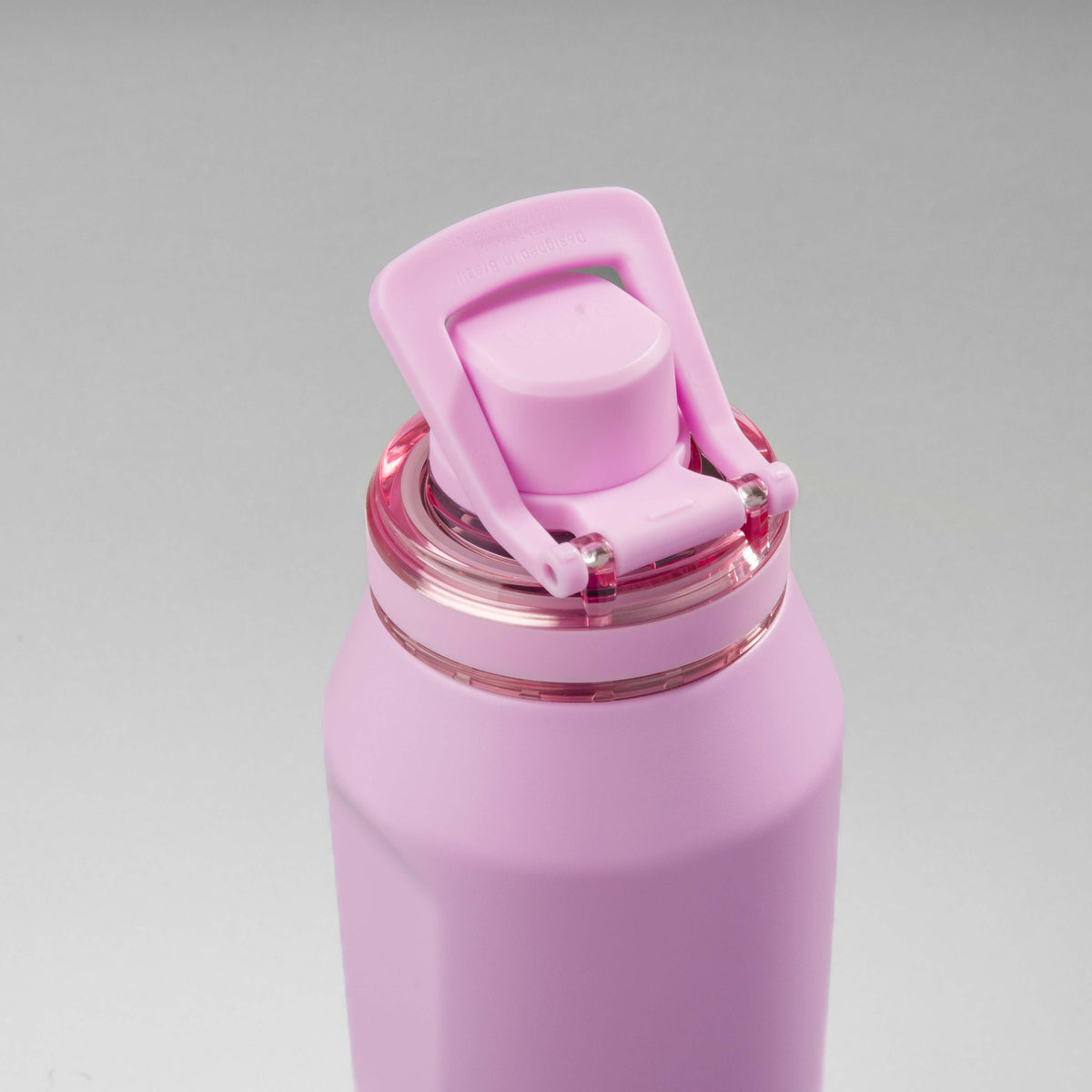 Garrafa Térmica PACCO Vyta 950ml rosa com tampa prática e corpo em aço inoxidável, ideal para manter bebidas frias ou quentes.