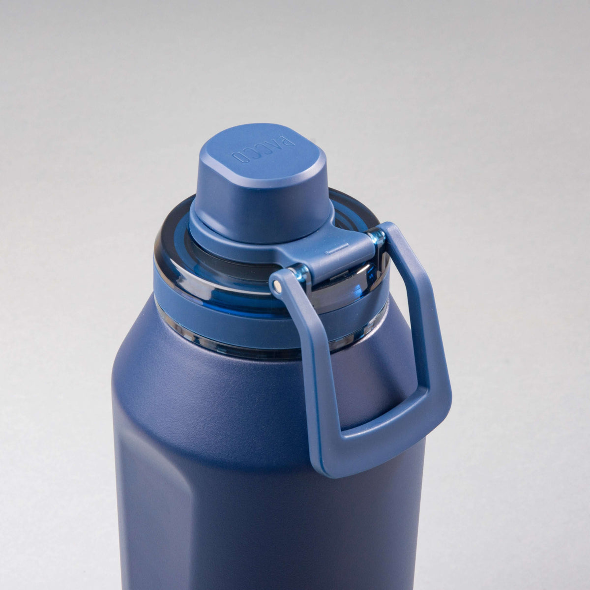 Garrafa Térmica PACCO Vyta 1200ml em aço inox azul, alta performance, ideal para manter bebidas frias ou quentes com elegância.