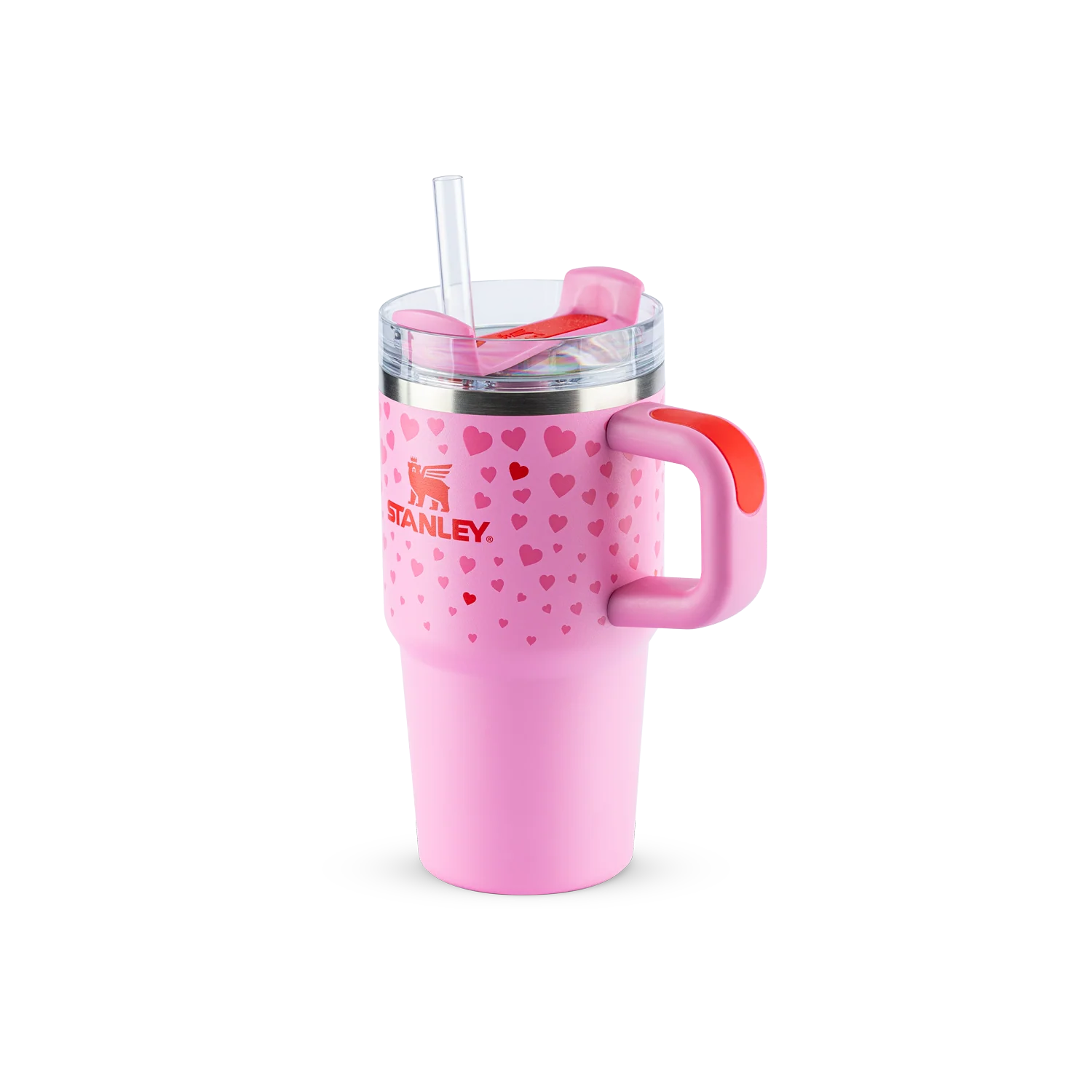 Copo Quencher com alça Stanley | 591ml em rosa com padrões de corações e canudo reutilizável.