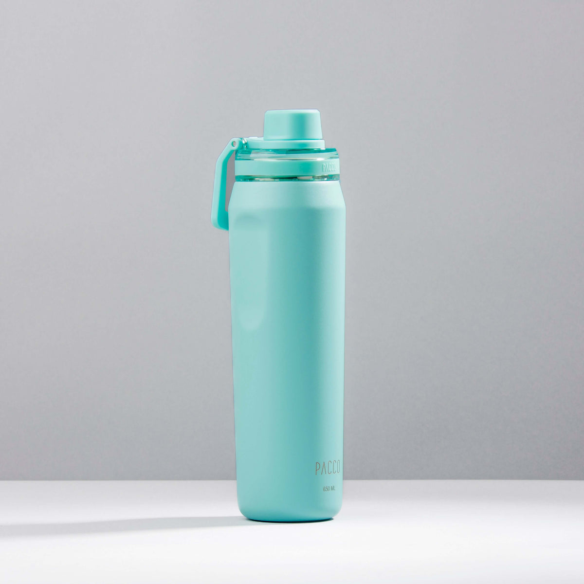 Garrafa Térmica PACCO Vyta 650ml em aço inox azul claro, design elegante e alto desempenho térmico para conservação de bebidas.