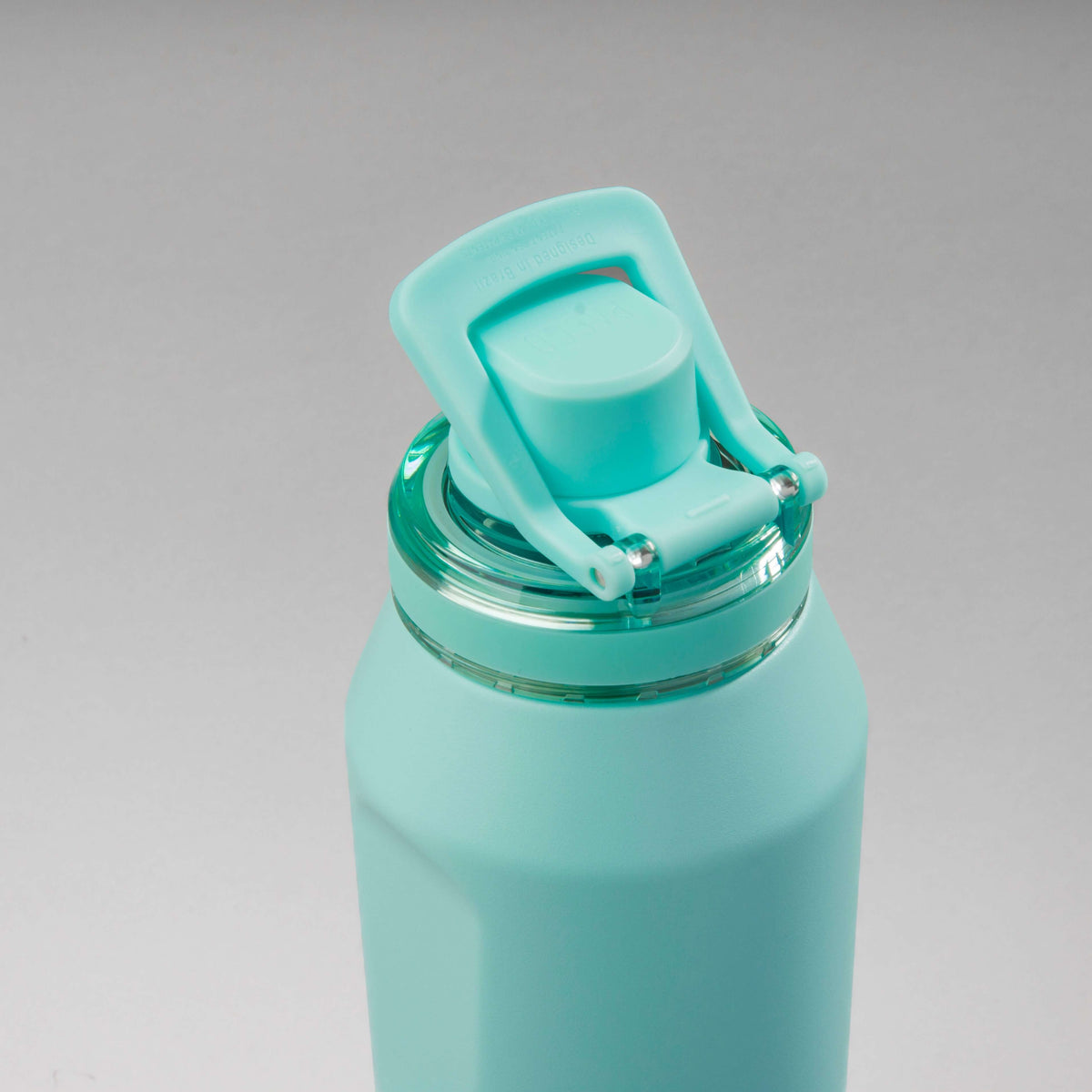 Garrafa Térmica PACCO Vyta 950 ml Nuvem, vista de cima com tampa fechada