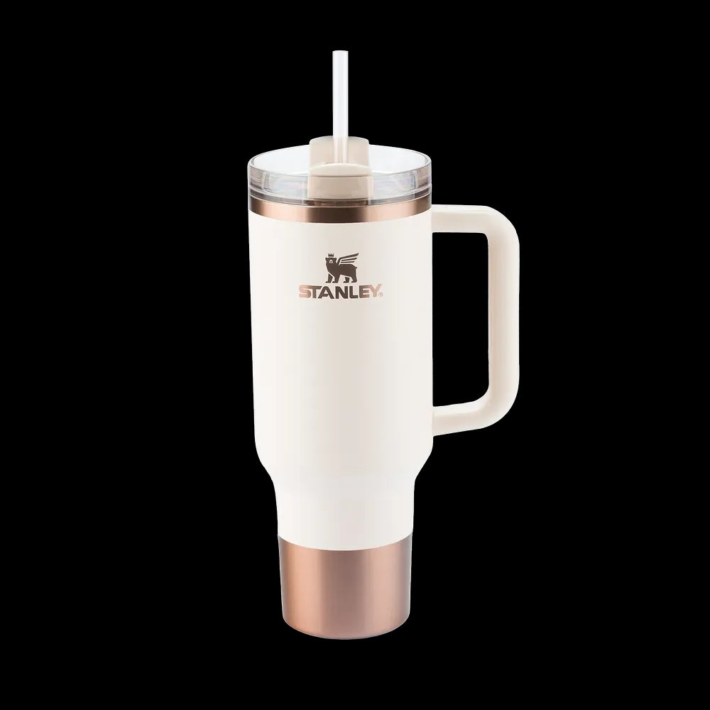 Copo Quencher Stanley 1,18L branco com tampa FlowState e alça ergonômica, ideal para hidratação no dia a dia.