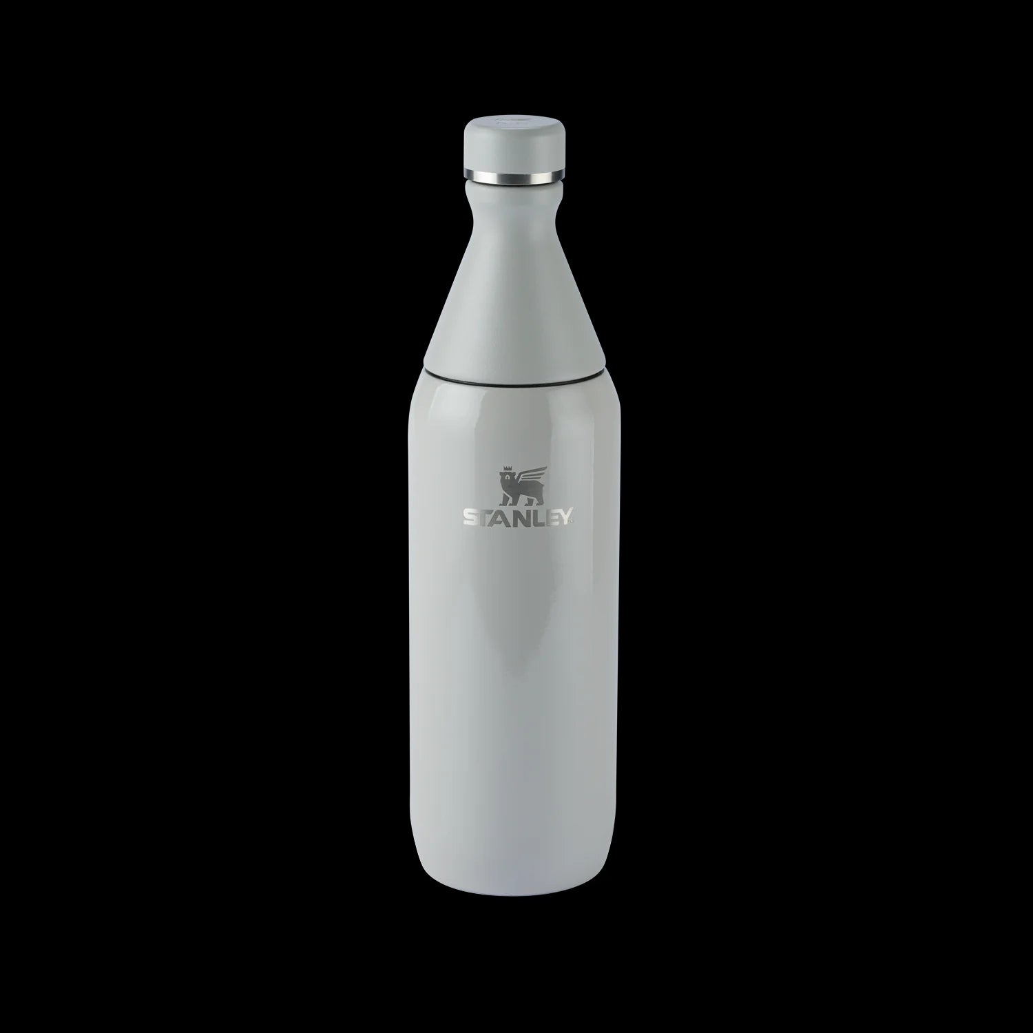 Garrafa Térmica Slim Bottle Stanley | 591ml em aço inoxidável, design ultracompacto, cor cinza, alto desempenho térmico.
