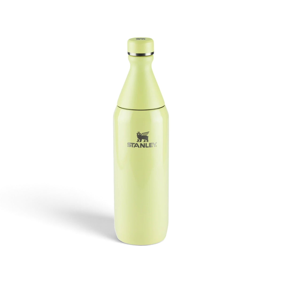 Garrafa Térmica Slim Bottle Stanley (591 ml) Pomelo Gloss, vista frontal com tampa fechada