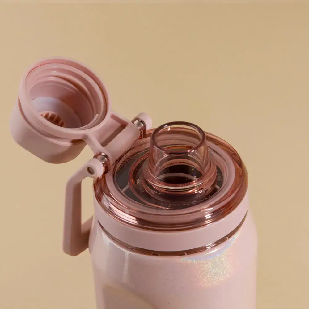 Detalhe da tampa da Garrafa Térmica Vyta 500ml PACCO | PEDRAS PRECIOSAS, destacando design sofisticado e compacto.