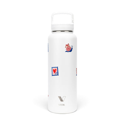 Garrafa Térmica Versity ColdKeeper 1200ml Clube das Cartas Branca, frente