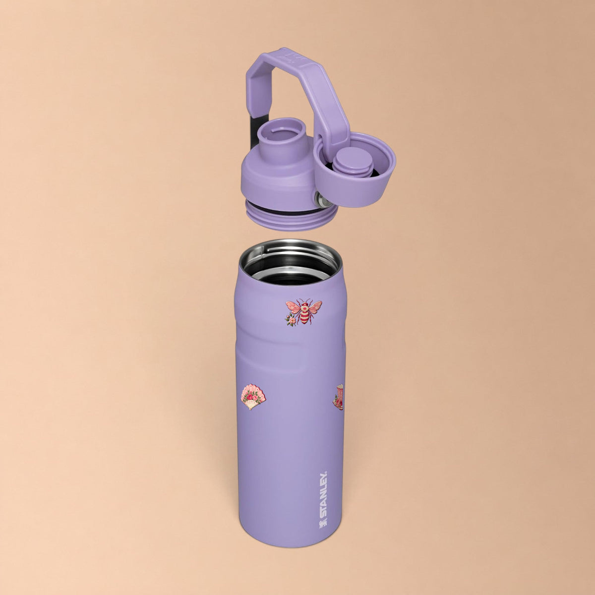 Garrafa Térmica Stanley Aerolight Fast Flow 710ml Rosé Romântico Lavender, com a tampa aberta