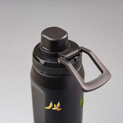 Garrafa Térmica PACCO Vyta 650ml Frutas Preta, vista de cima com a alça de lado