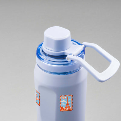 Garrafa Térmica PACCO Vyta 650ml Selos de Viagem Lavanda, vista de cima com a alça de lado