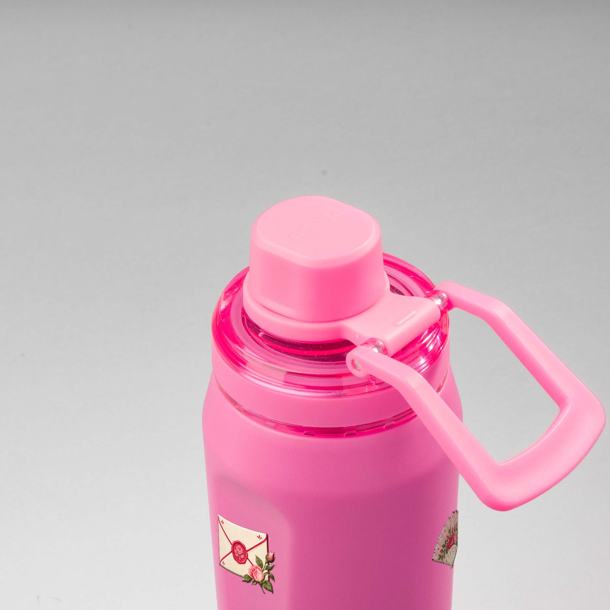 Garrafa Térmica PACCO Vyta 650ml Rosé Romântico Chiclete, vista de cima com a alça de lado