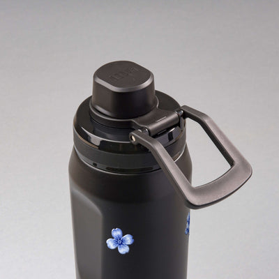 Garrafa Térmica PACCO Vyta 650ml Jardim Azul Preta, vista de cima com a alça de lado