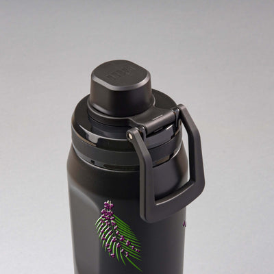 Garrafa Térmica PACCO Vyta 650ml Açaí Preta, vista de cima com a alça na frente