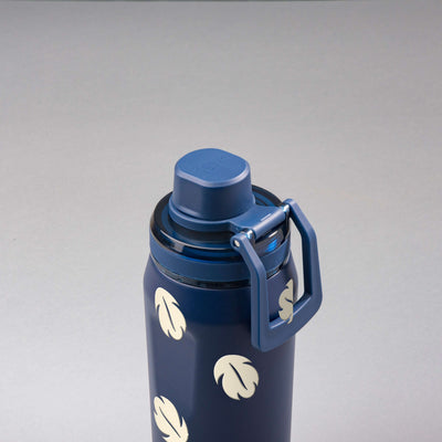Garrafa Térmica PACCO Vyta 500ml Folhas Creme Marinho, vista de cima com a alça na frente