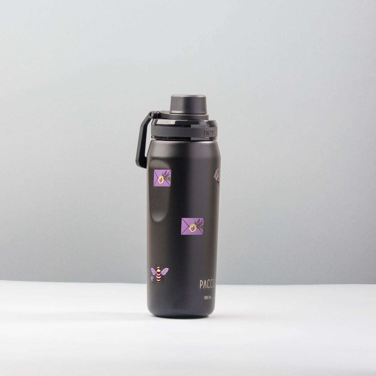 Garrafa Térmica PACCO Vyta 500ml Lavanda Botânica Preta, foto de estúdio