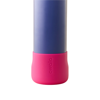 Capa Protetora de Silicone para Garrafa Owala - 710ml | 24oz, proteção antiderrapante em silicone rosa para a base da garrafa.