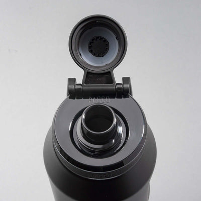 Garrafa Térmica PACCO Vyta 1200ml com abertura ergonômica para fácil acesso. Design elegante e funcionalidade térmica avançada.