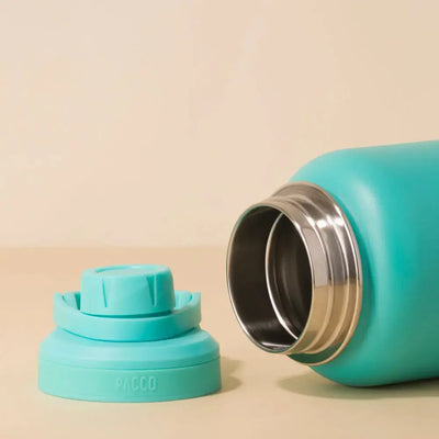 Garrafa Térmica PACCO Hydrav2 1200ml destacada com tampa removida, evidenciando seu design moderno e resistente, ideal para longos trajetos.