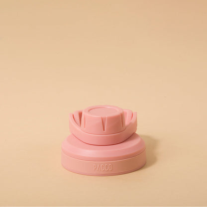 Tampa PACCO Stiff rosa com design arrojado, feita em polipropileno de alta qualidade e vedação em silicone para fechamento hermético.